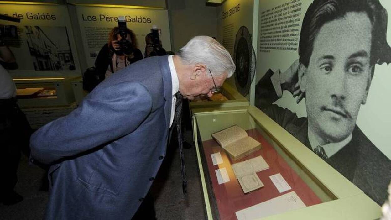 Vargas Llosa visita la Casa Museo Pérez Galdós