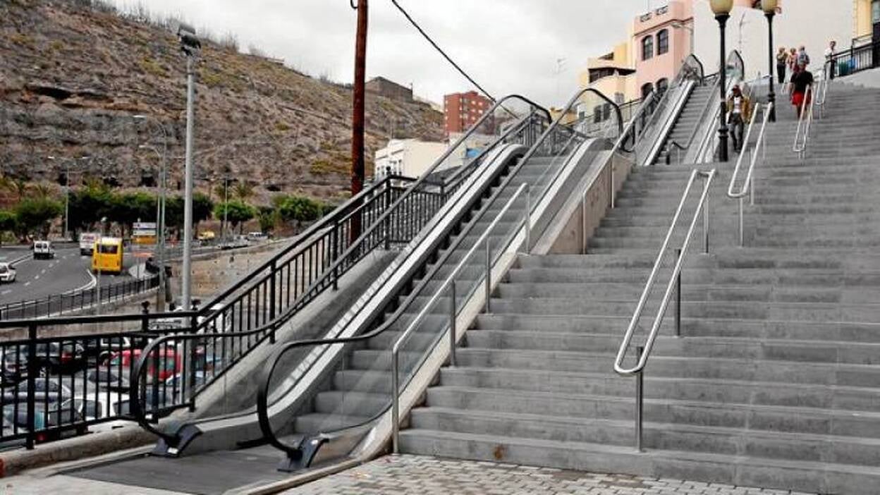 «Esta escalera no nos sirve de nada»