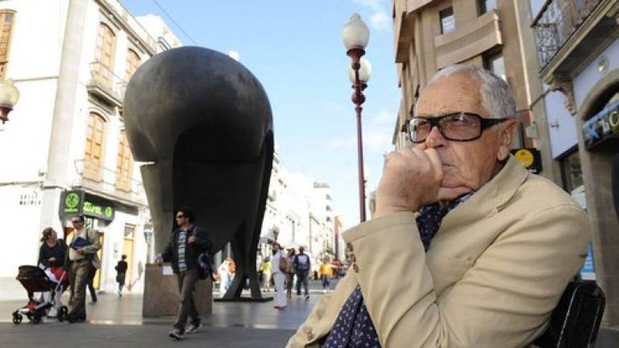 Chirino ofrece 150 piezas para su futura fundación