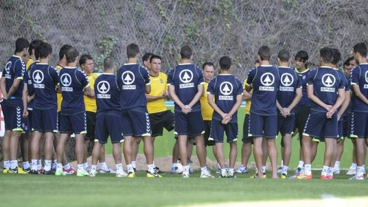 La plantilla respalda a Lobera