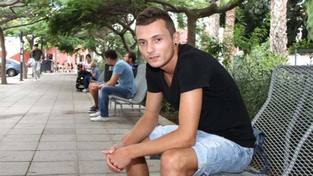 "Sin becas no podríamos viajar"