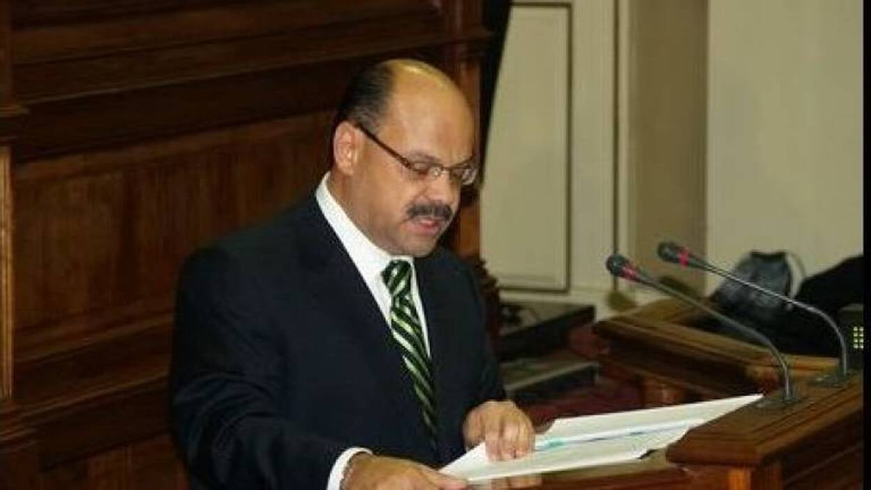 Barragán: "El déficit de financiación deja a 600.000 canarios sin prestaciones"