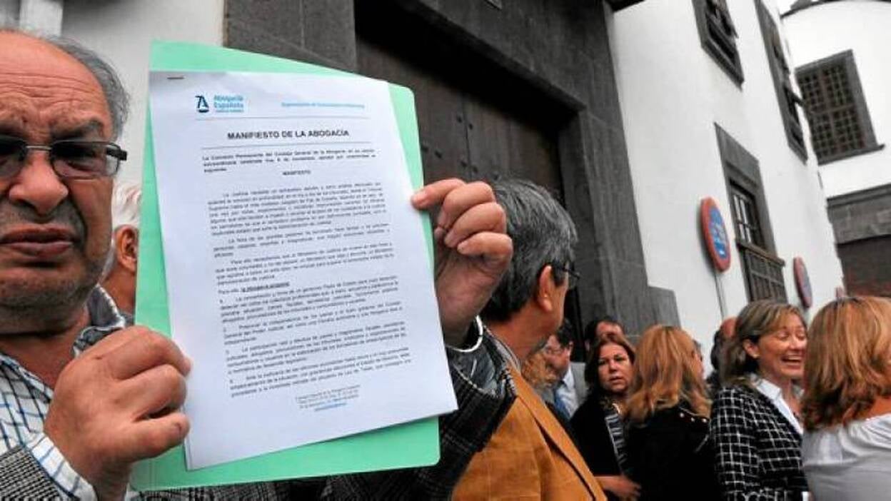 "Con las tasas, el juez solo trabajará para los bancos"