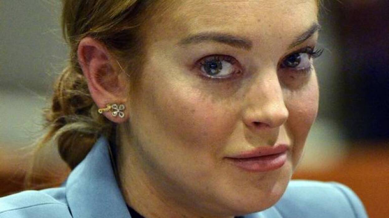 Lindsay Lohan, detenida y acusada por golpear a una mujer en un club