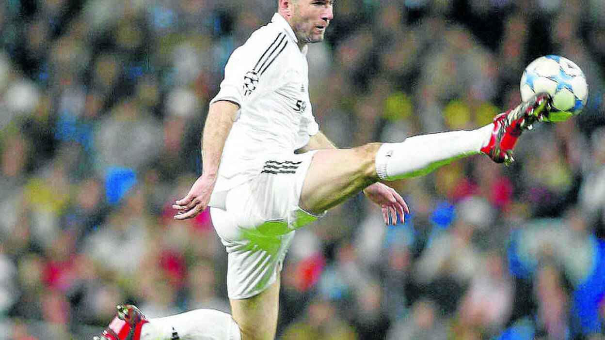 Zinedine Zidane en la pared