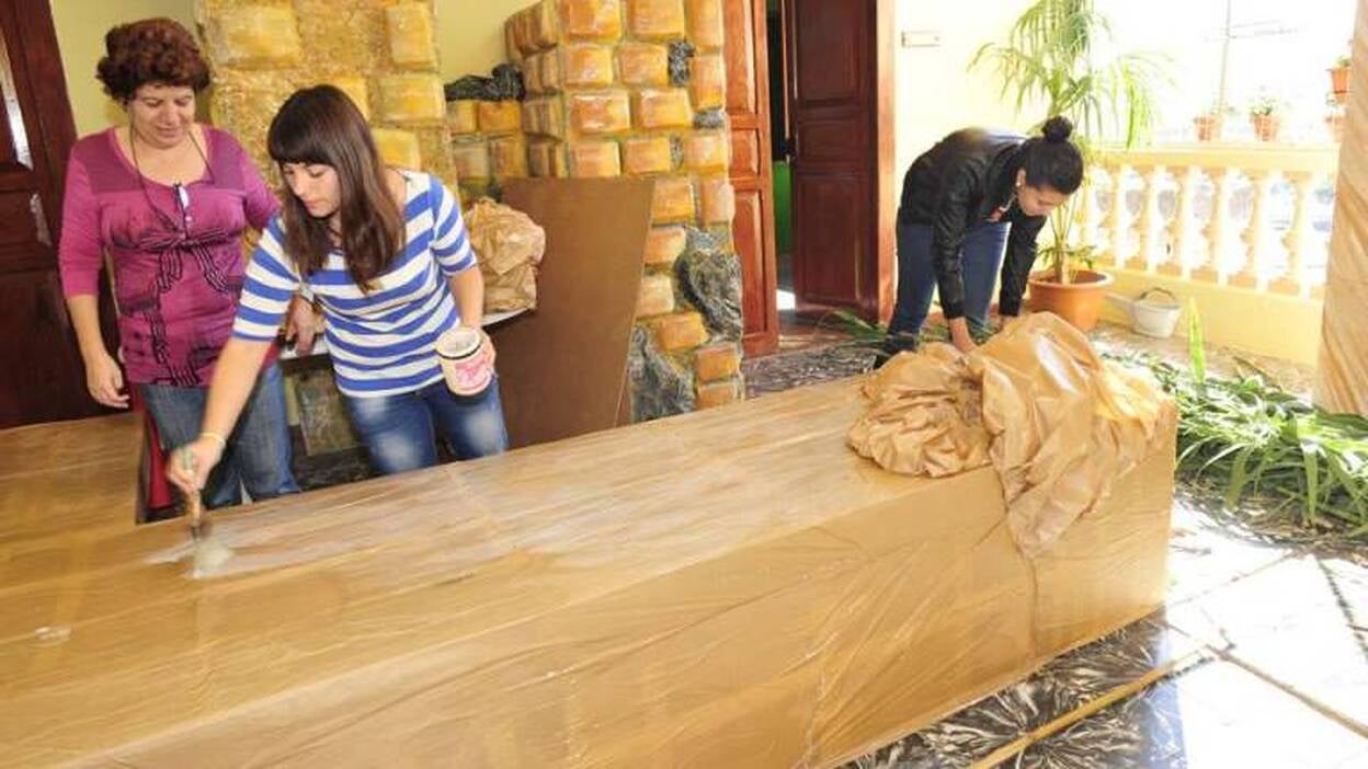 Preparando el belén viviente de Tamaraceite