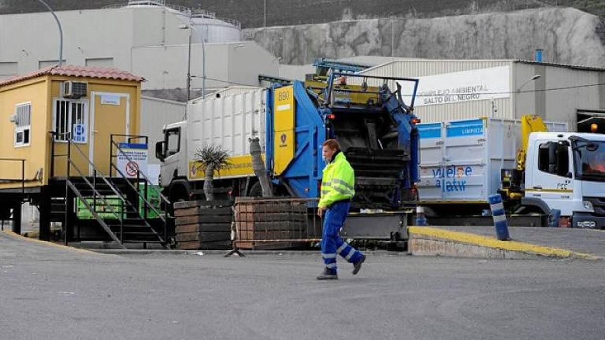 Un acuerdo de última hora abre el vertedero el domingo