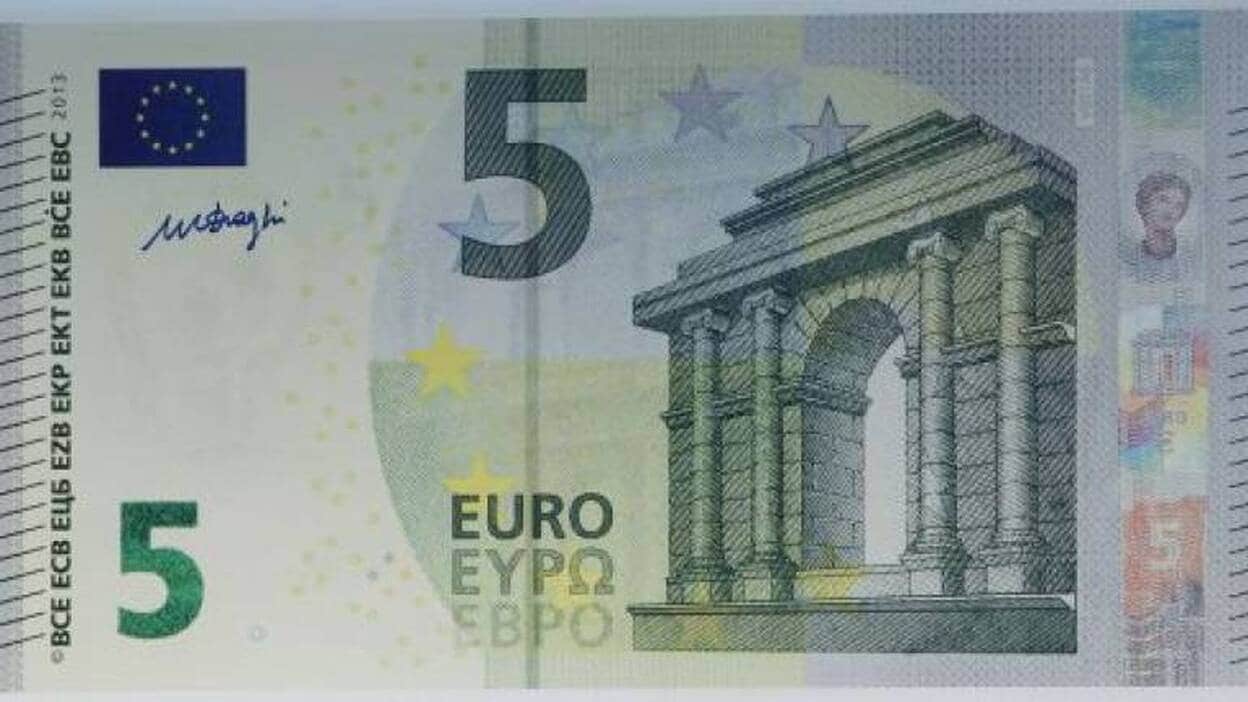 Los bancos de la eurozona emiten los nuevos billetes de 5 euros