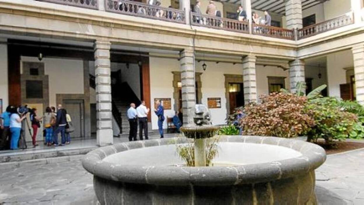 Las traían de Nigeria con vudú y las prostituían en Molino de Viento