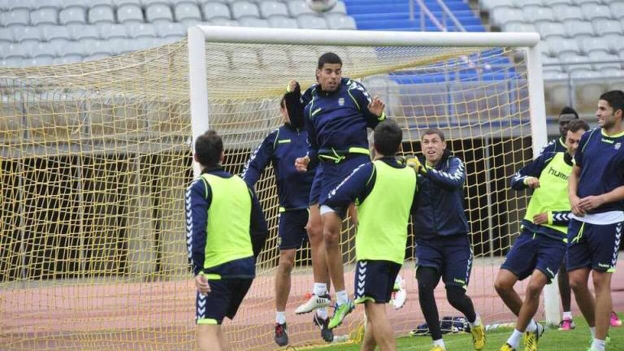 La UD Las Palmas entrena en el Estadio