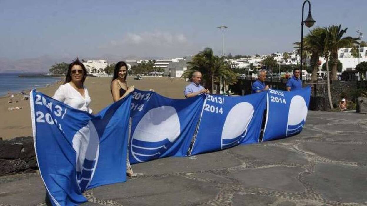 En Puerto del Carmen ondean las banderas azules