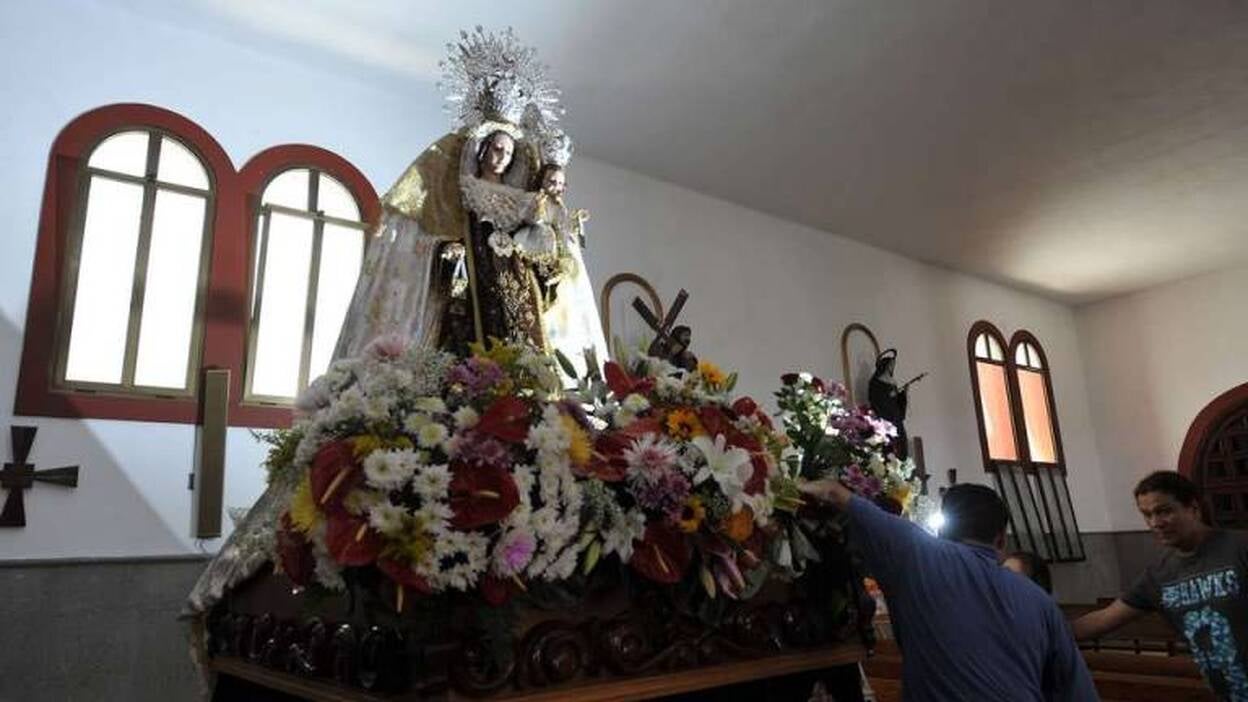 La Isleta se engalana para su Virgen