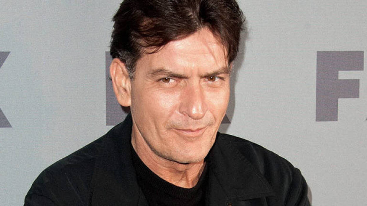 Charlie Sheen ya es abuelo