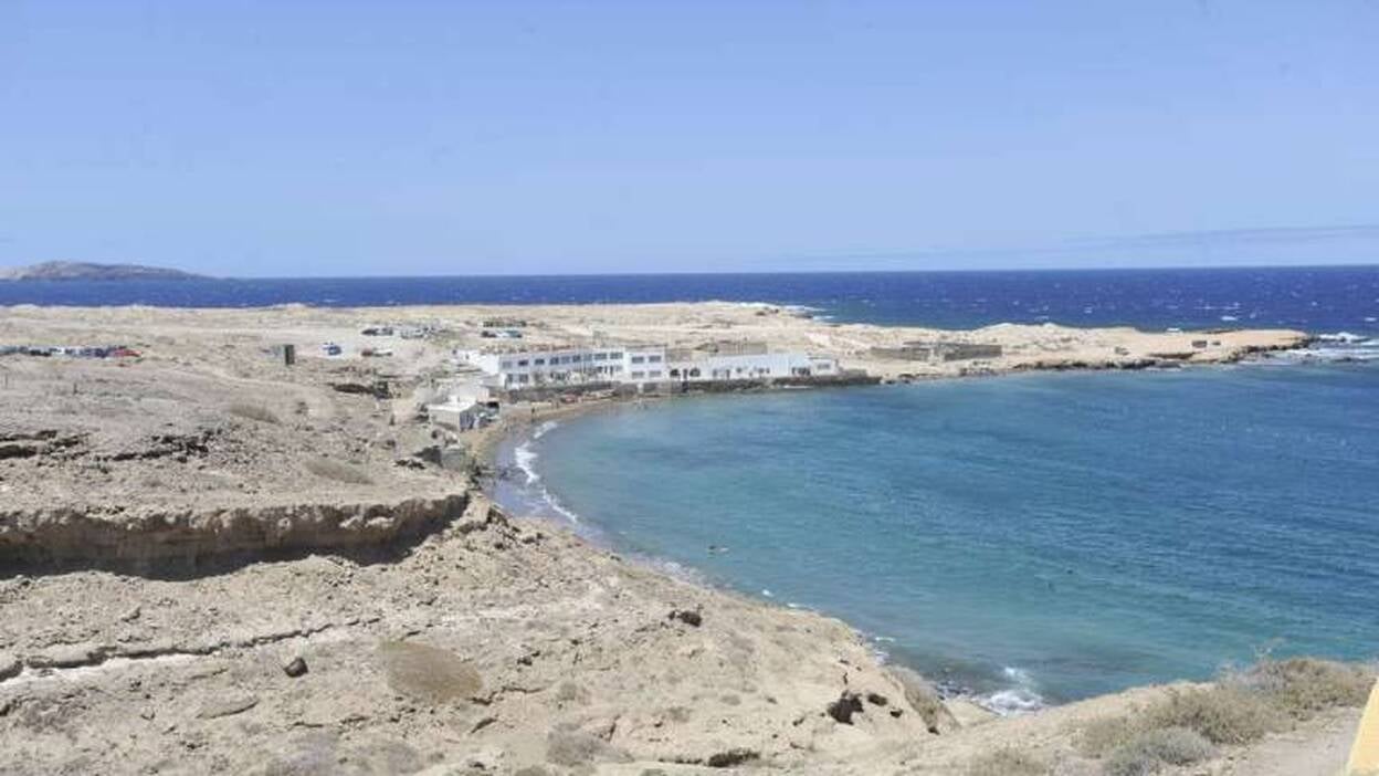 La cala semisalvaje de los fondos