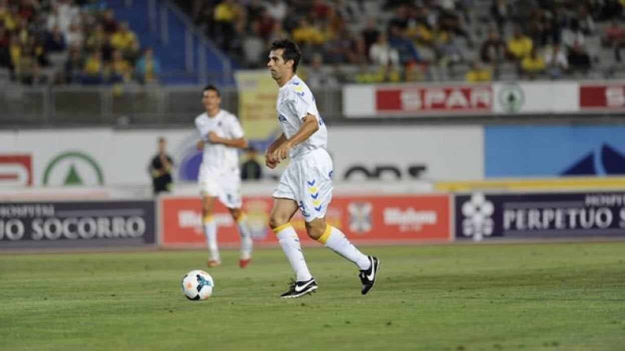 Valerón, alfa y omega en la grada y sobre el terreno