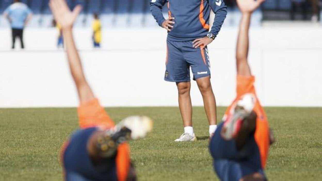 Lobera se agarra a los fichajes para progresar