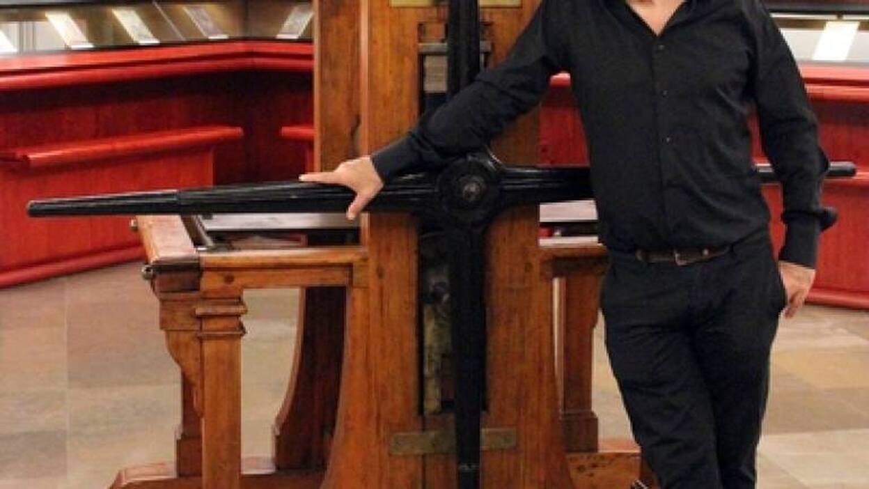 Un canario al frente de la Calcografía Nacional