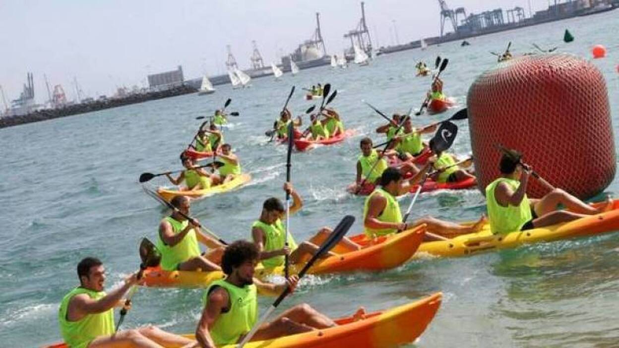 El Aula de Piragüismo invita a participar en la regata de fin del verano