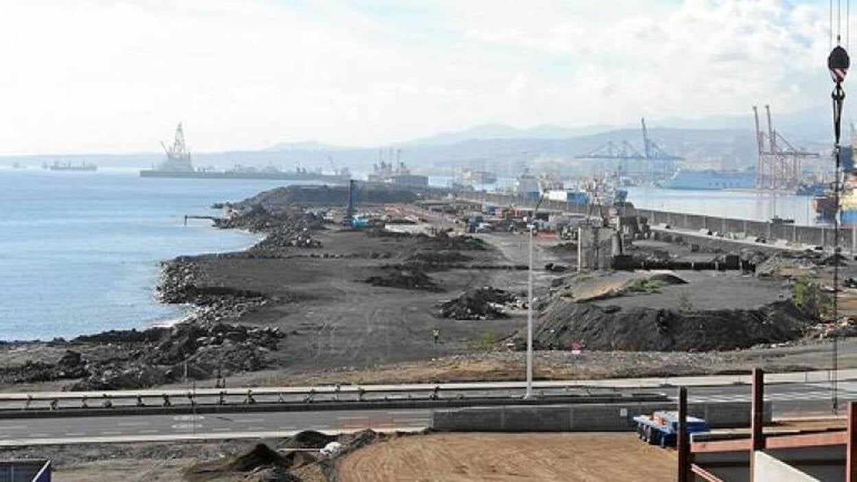 La esfinge aporta al puerto 230.000 metros cuadrados