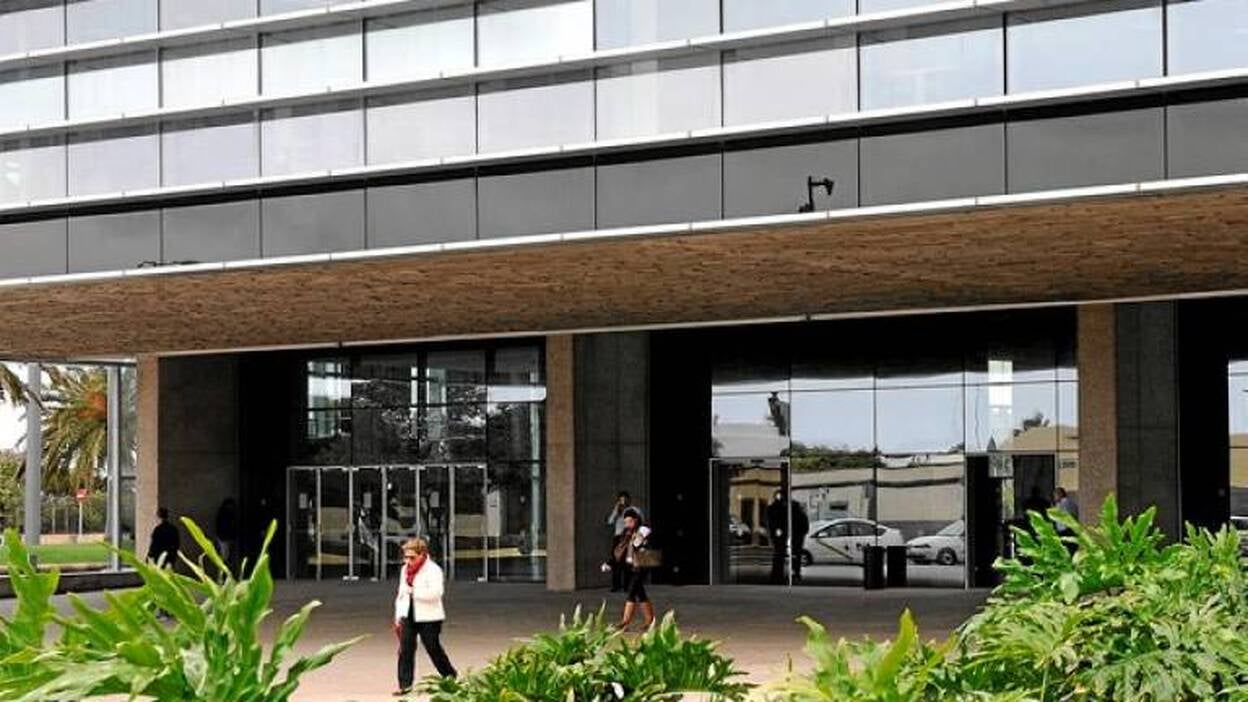 Ordenan la busca y captura de un médico por homicidio