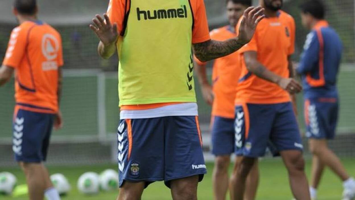 Momo apela al "empujoncito" de la afición