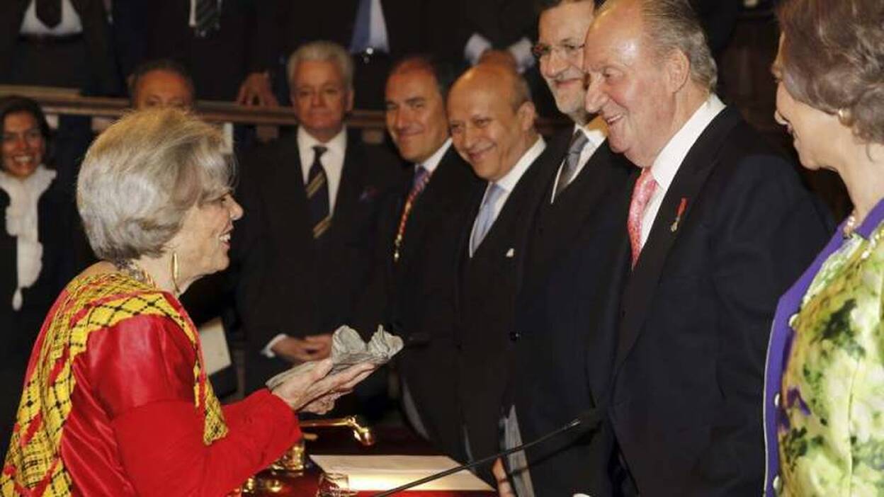 Elena Poniatowska recoge el Cervantes