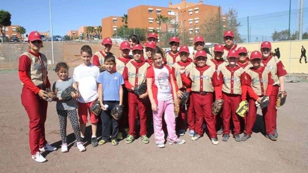 Agüimes inaugura el primer campo de beisbol federado de la Isla