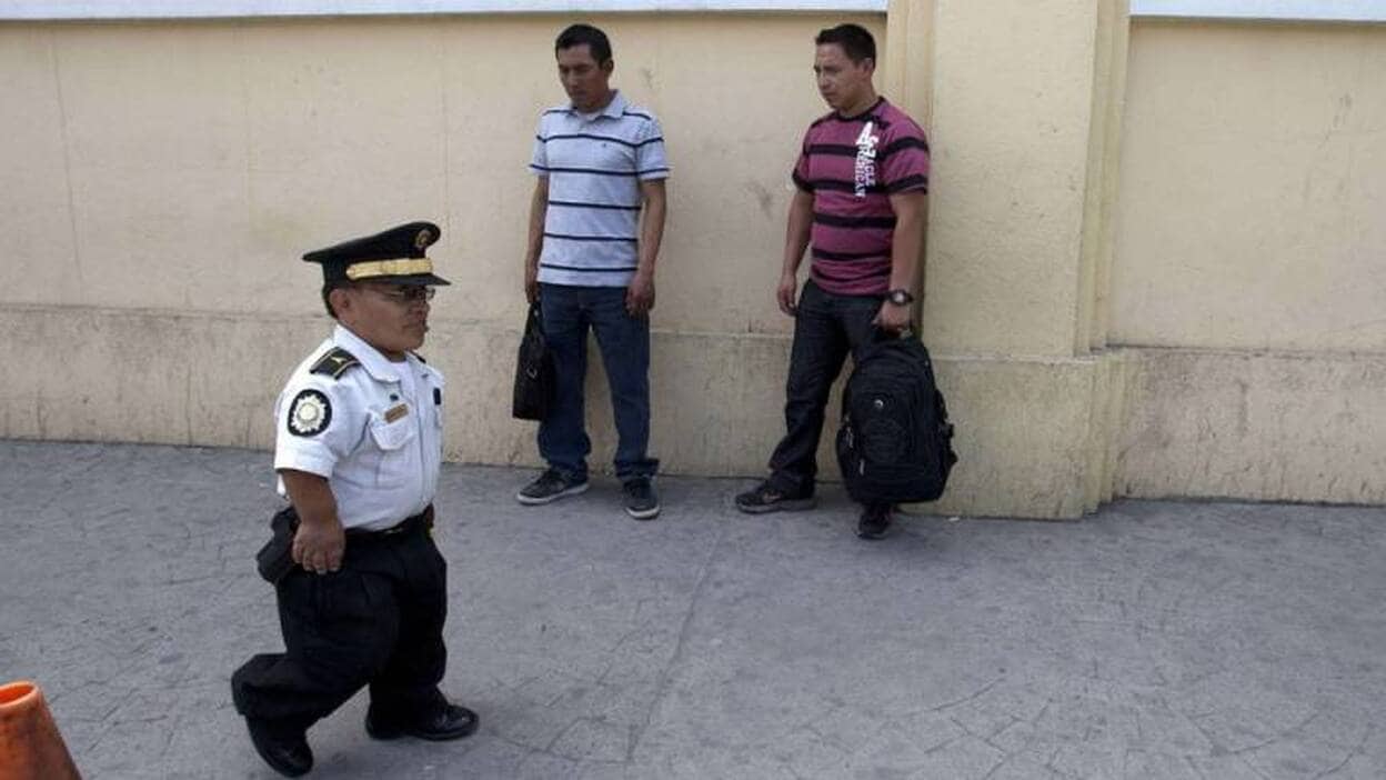 Juanito, el policía más pequeño de Guatemala