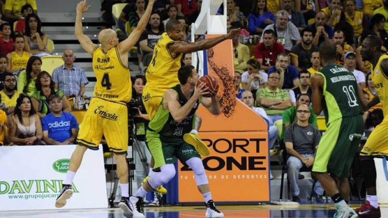 El Herbalife Gran Canaria vence (67-65) al Unicaja