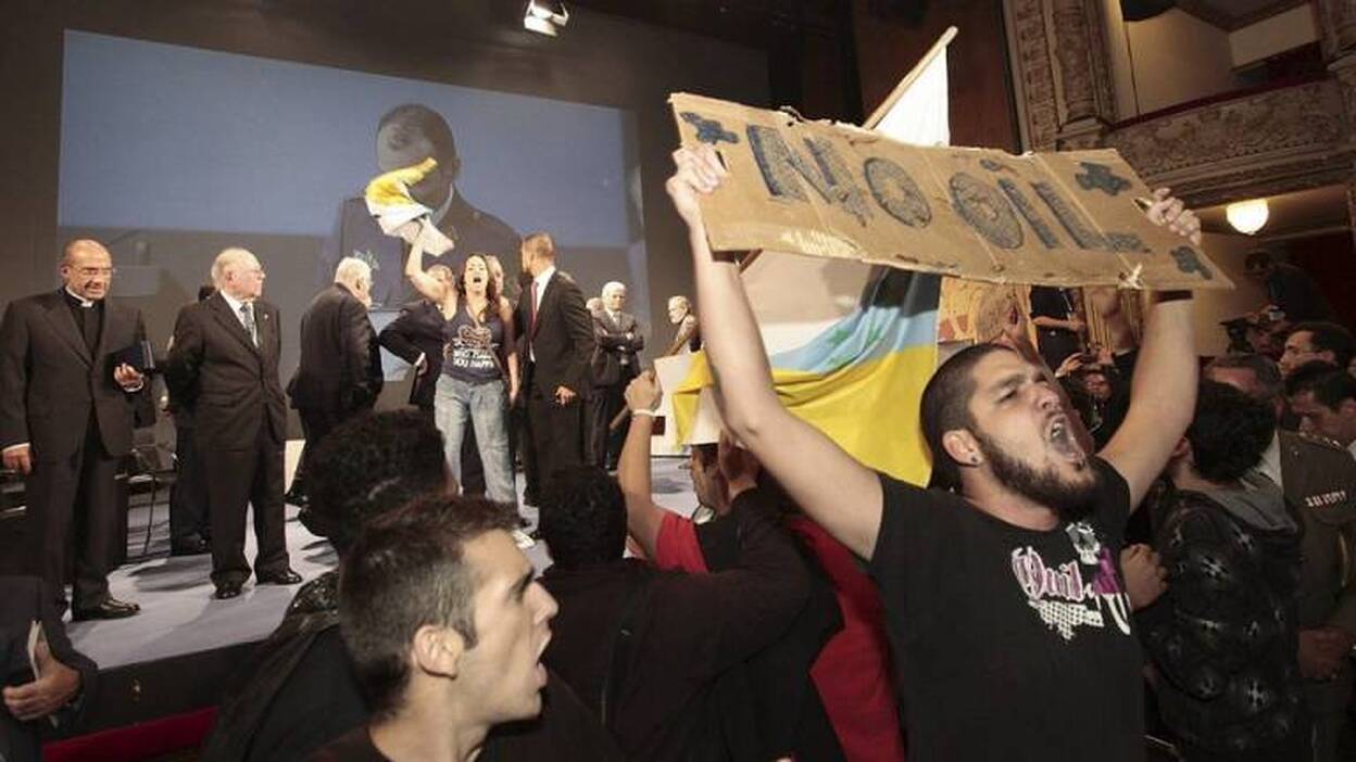 La protesta se cuela en el Día de Canarias