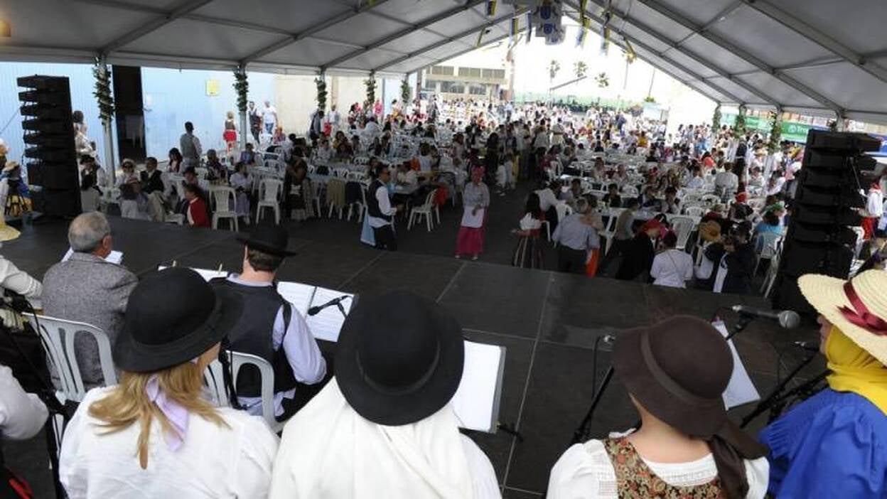 La gran familia de Spar festejó el Día de Canarias