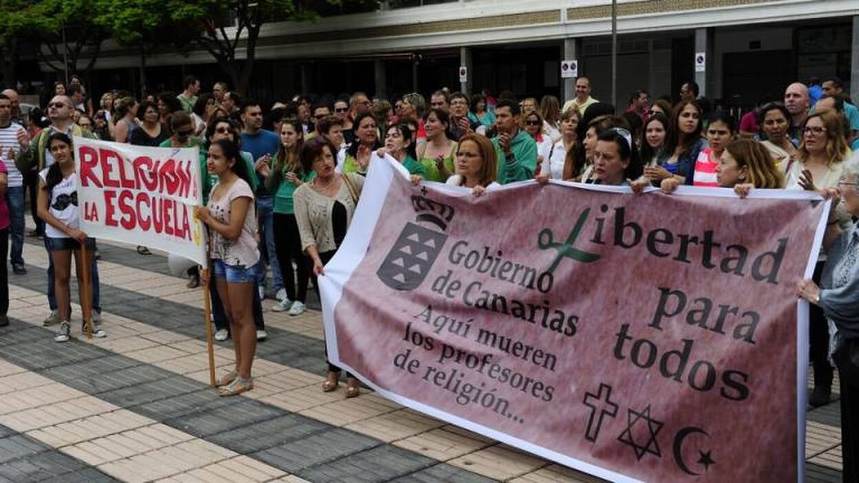 En defensa del profesorado de religión y contra la Lomce
