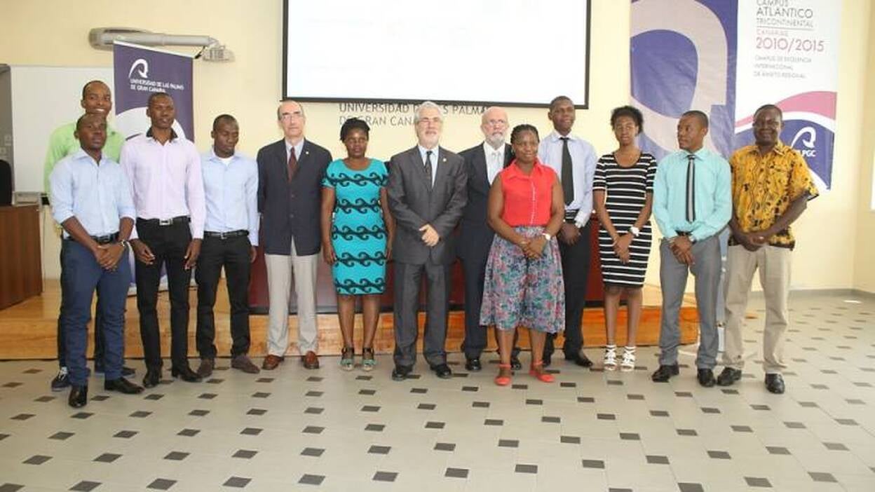 La ULPGC forma a médicos de Zambeze