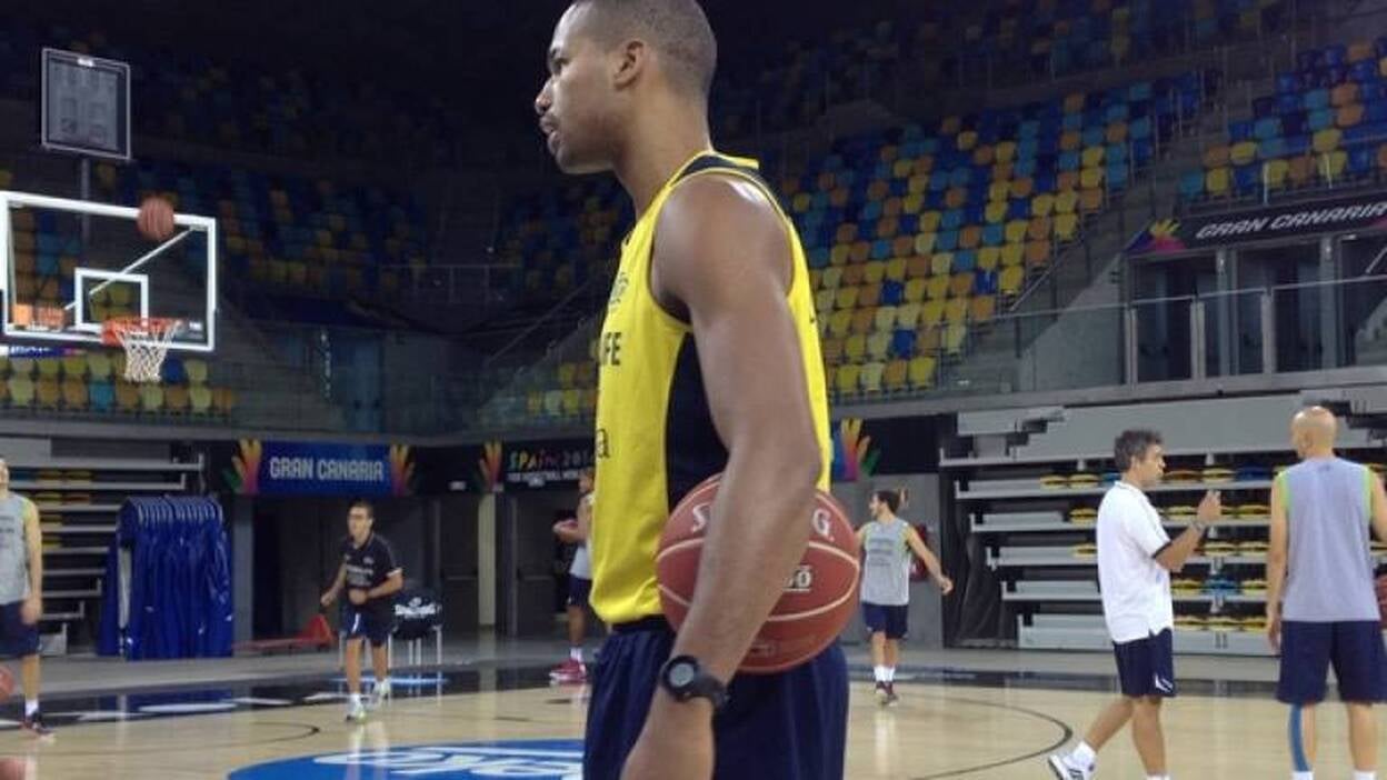 Eulis Báez se incorpora al grupo