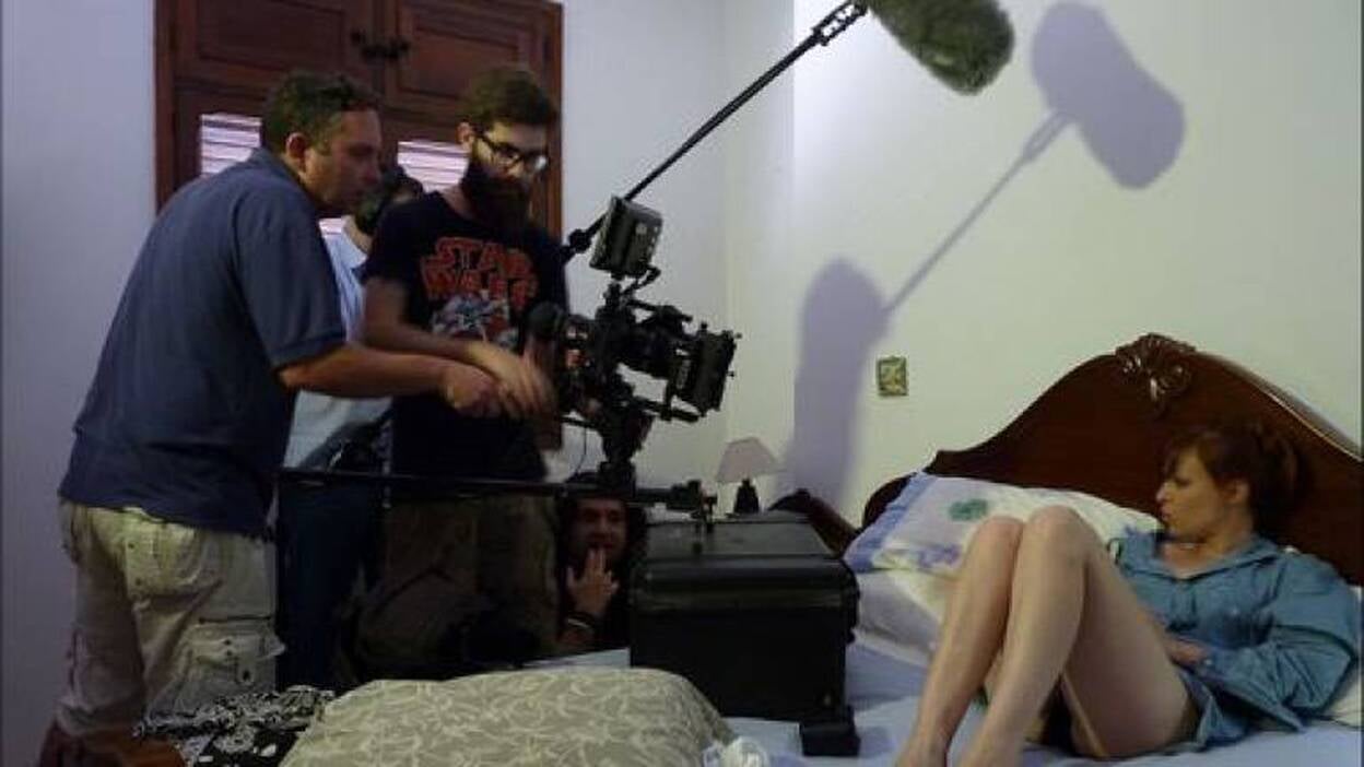 León Lacave debuta en el largo con 'Crónicas del desencanto'