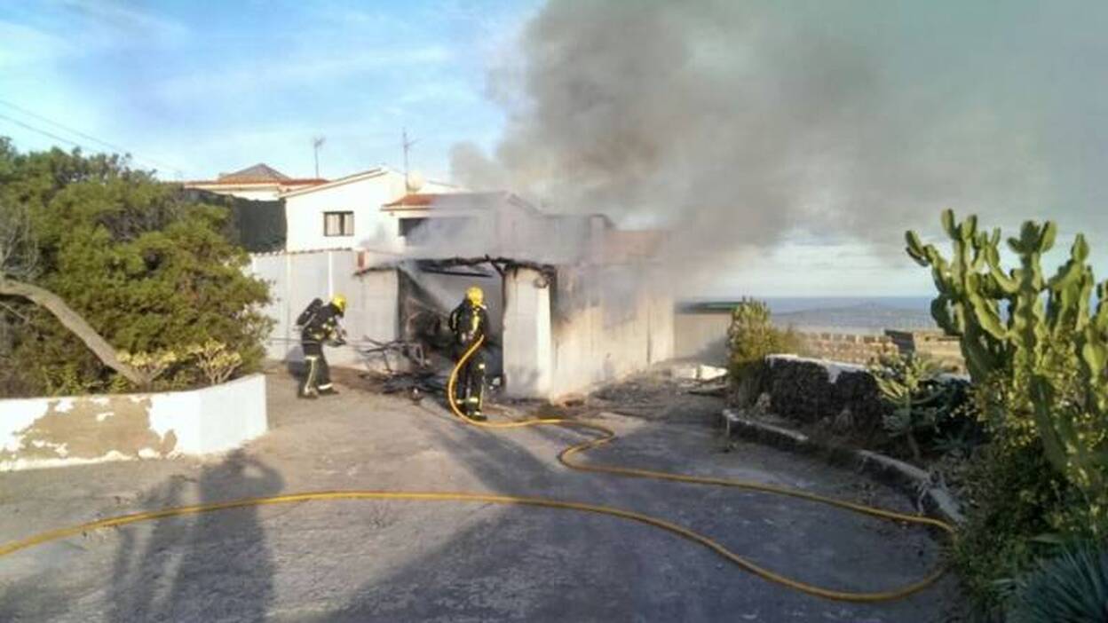 Una mujer, herida grave por una explosión en Arucas