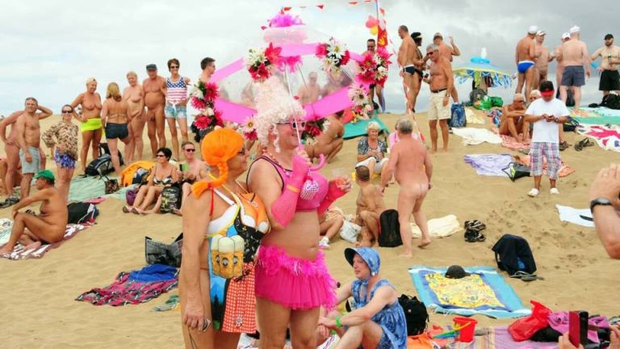 Maspalomas se rinde al colorido carnaval alemán