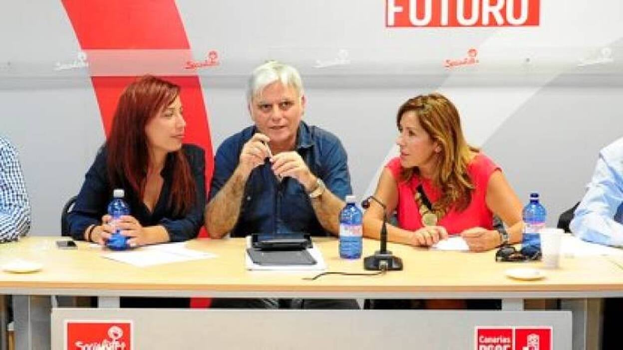 Hernández se reúne con el PSOE tras la crisis interna