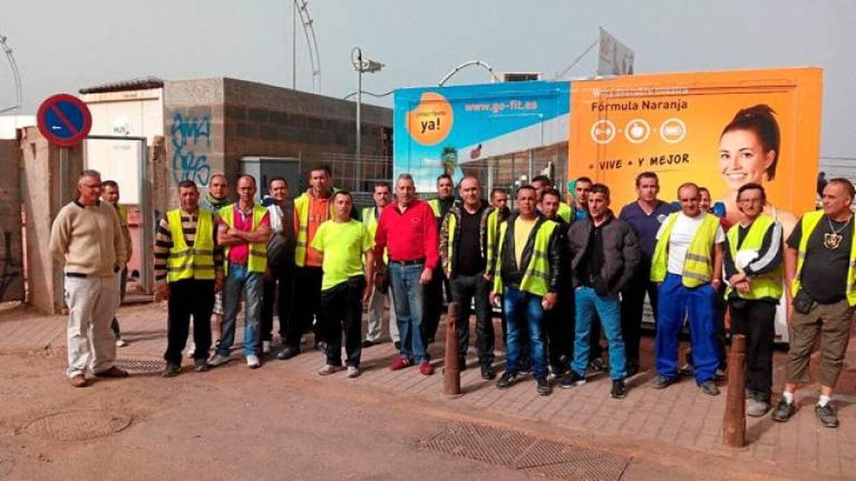 Trabajadores de la cícer paran la obra por impago