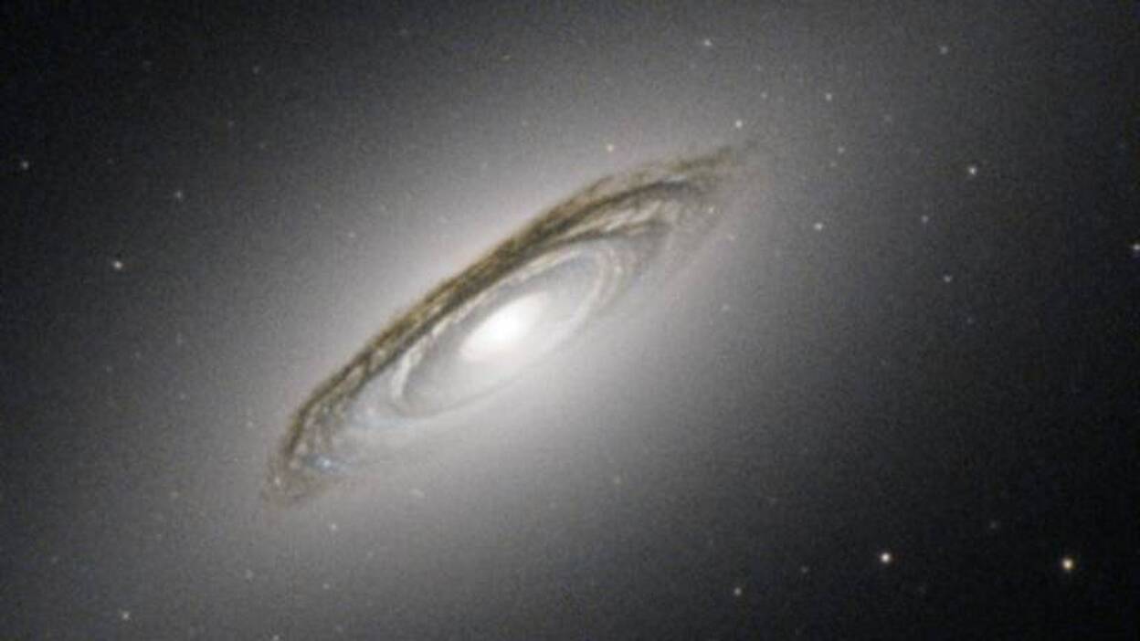 Hubble contempla una tercera clase de galaxia