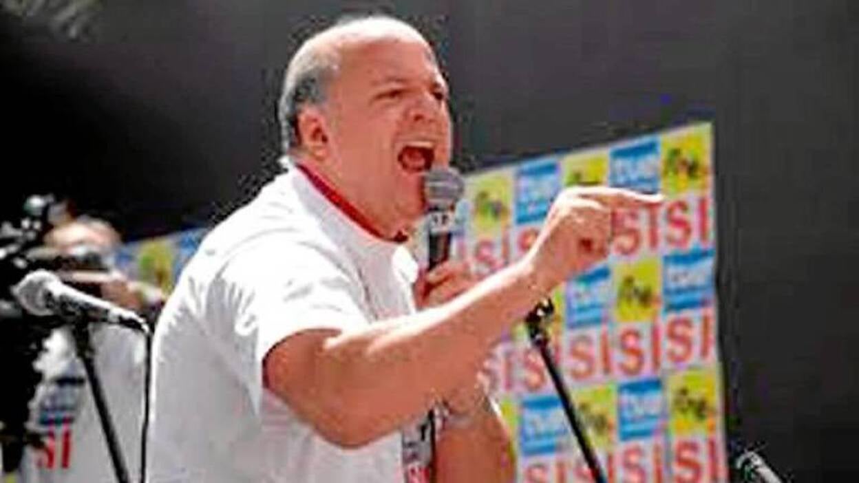 La propuesta del periodista Pitti al Parlamento revoluciona CC