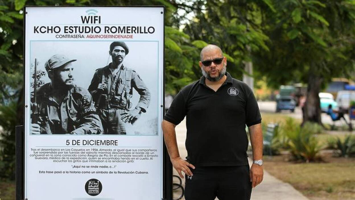 El primer punto wifi gratuito de Cuba permite a jóvenes descubrir internet