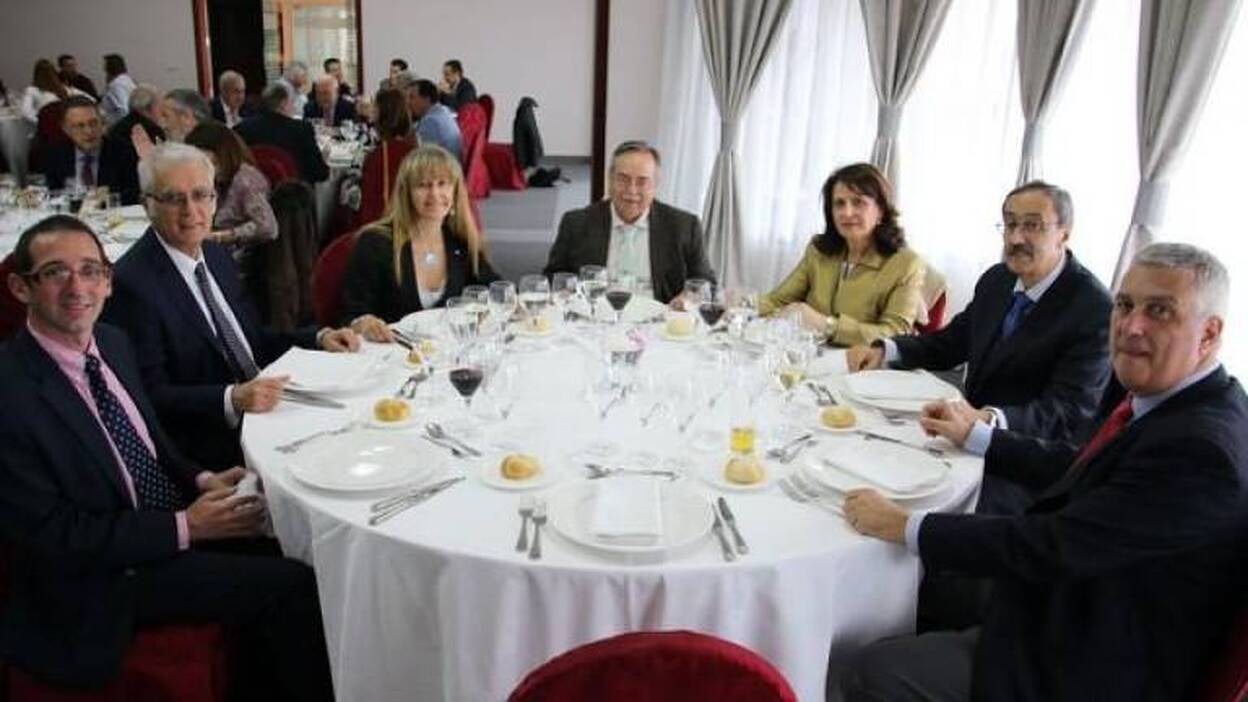 Medalla de Oro a Gonzalo Meneses