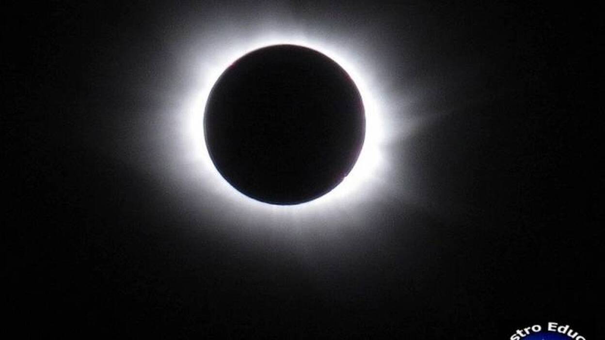 Un grancanario muestra su visión del eclipse desde las Islas Feroe