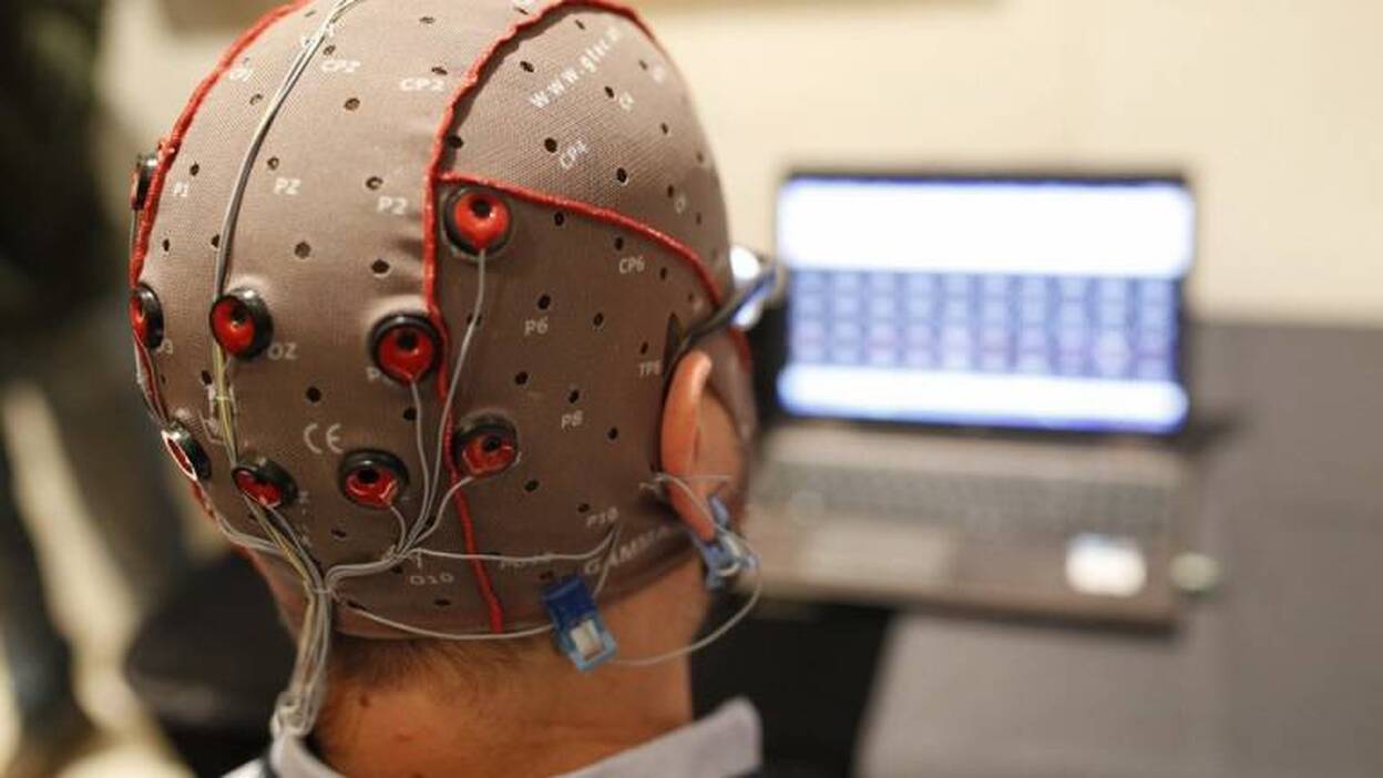 Chips en el cerebro permitirán curar enfermedades y escribir con la mente