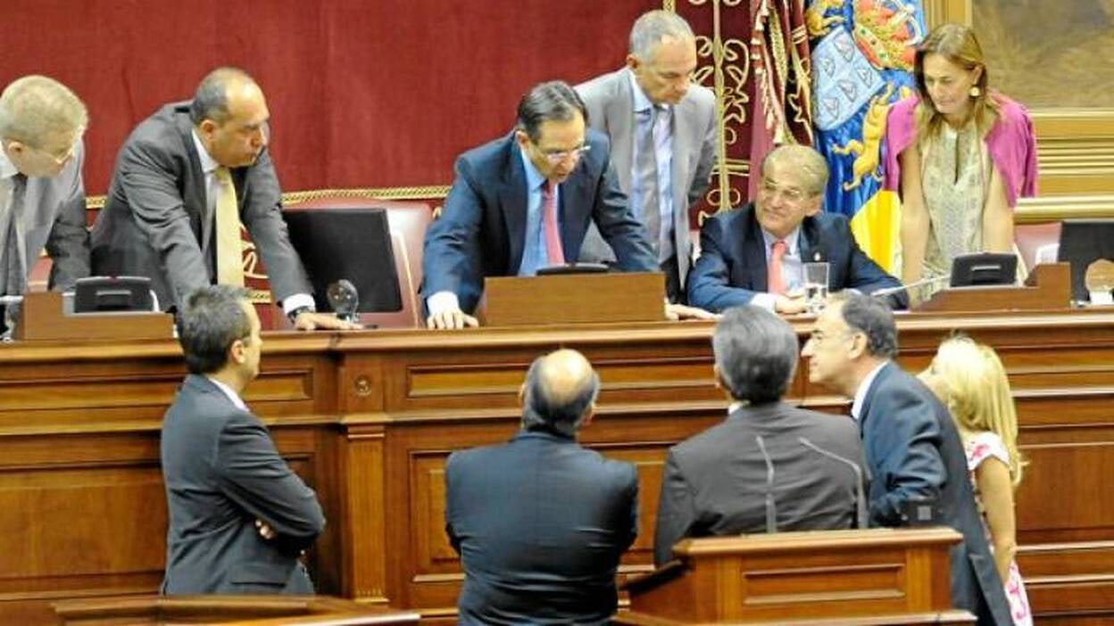 El Parlamento crea cuatro nuevas plazas para Transparencia