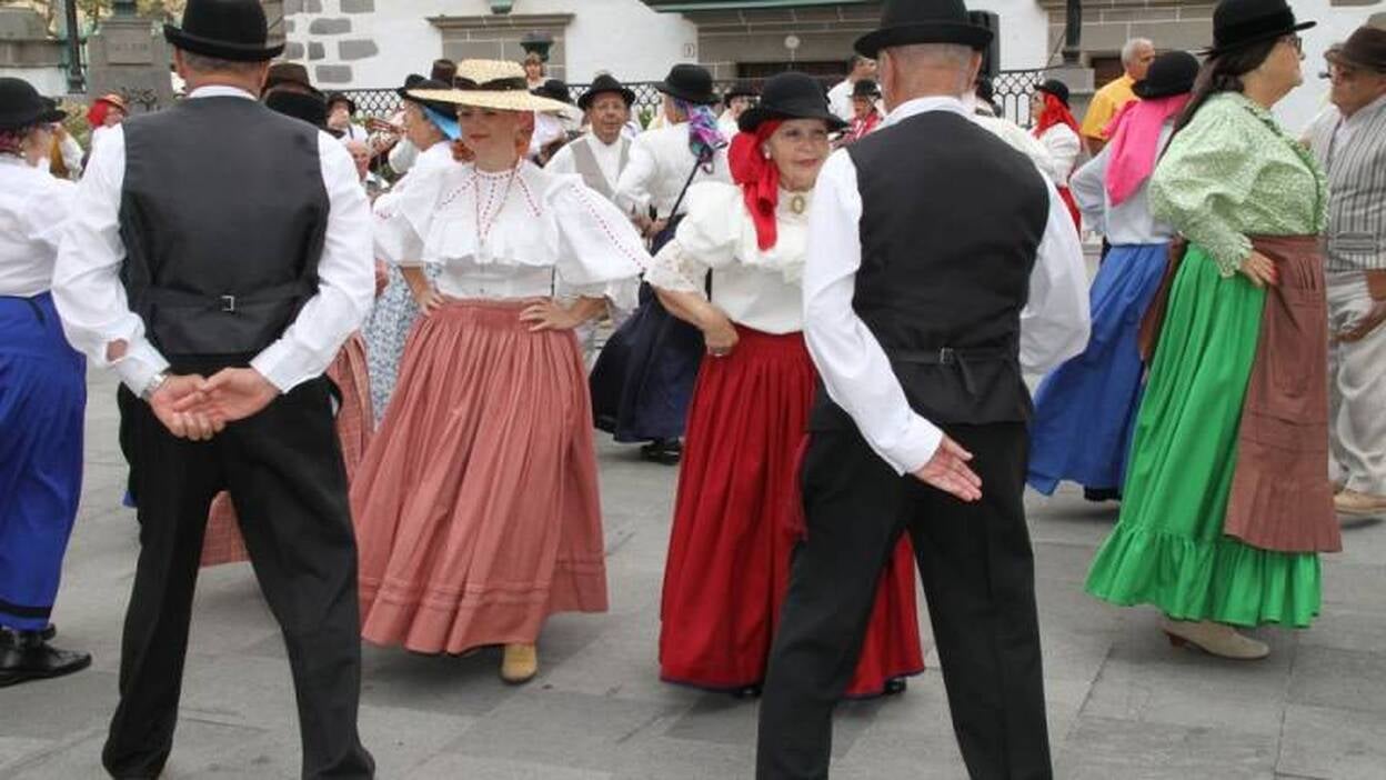 San Juan se viste de canariedad