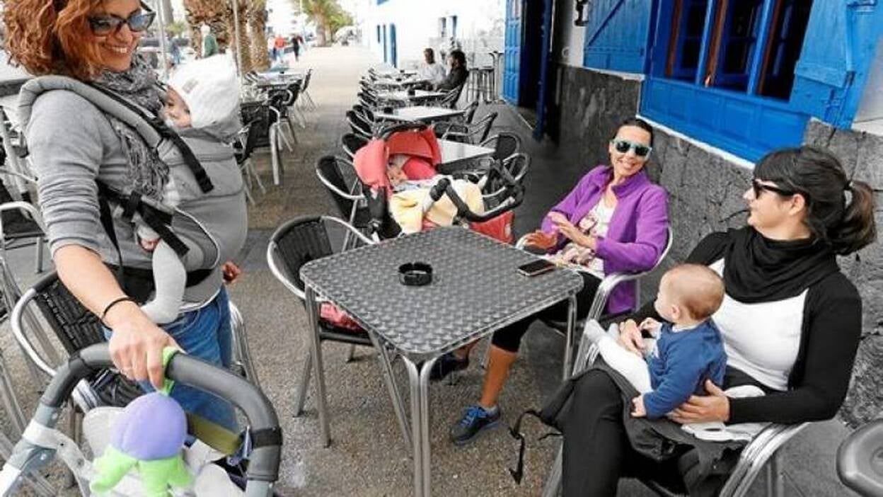 Hasta abril nacieron igual número de niñas que de niños