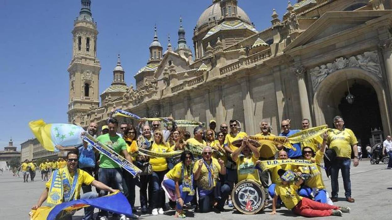 Acción amarilla en la Plaza del Pilar