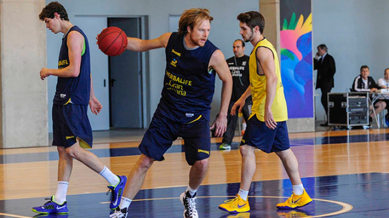 Brad Newley renueva un curso más con el Herbalife Gran Canaria